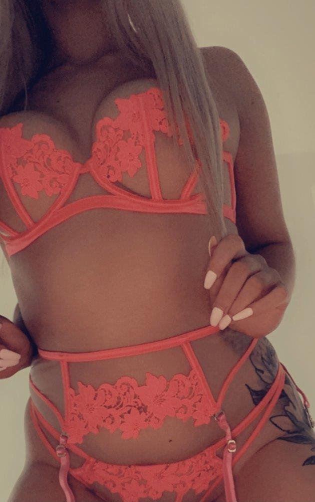 Russian blonde bombshell 0450 728 044