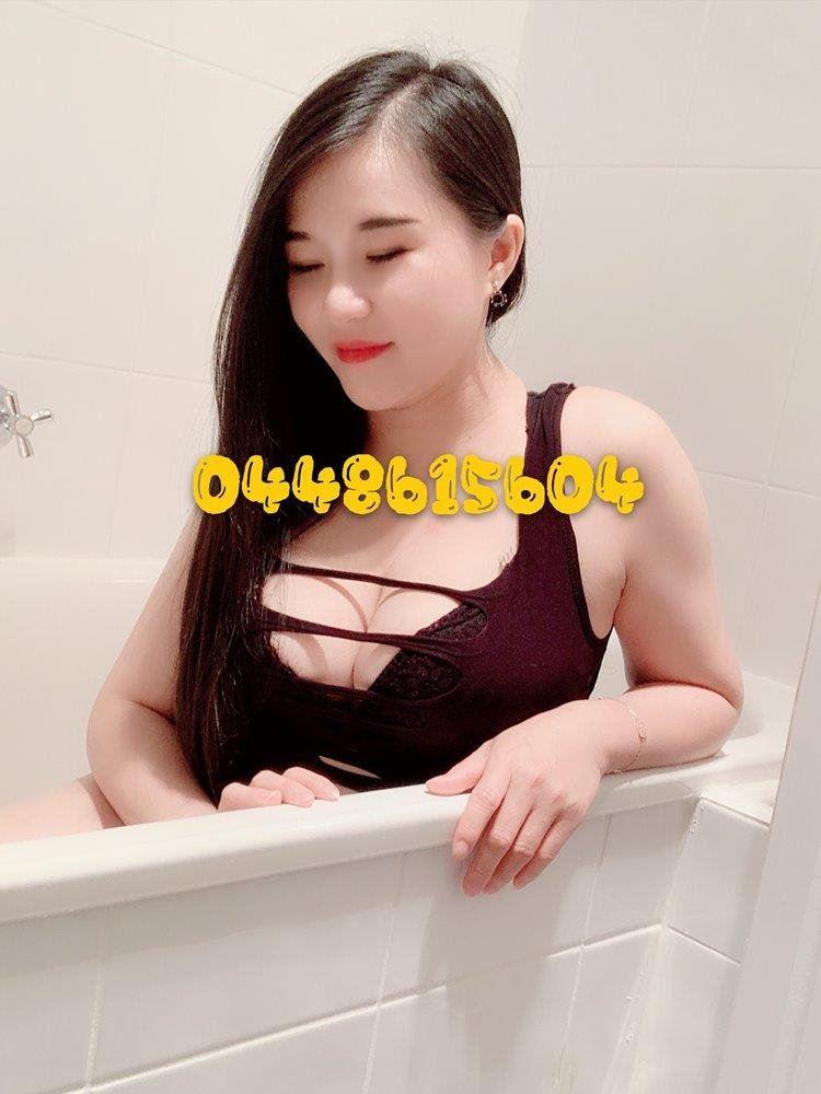 JUST ARRIVED GUNGAHLIN @ 20YO SEXY BIG BREASTS GIRL @ INCALL/OUTCALL @ Dragon Service