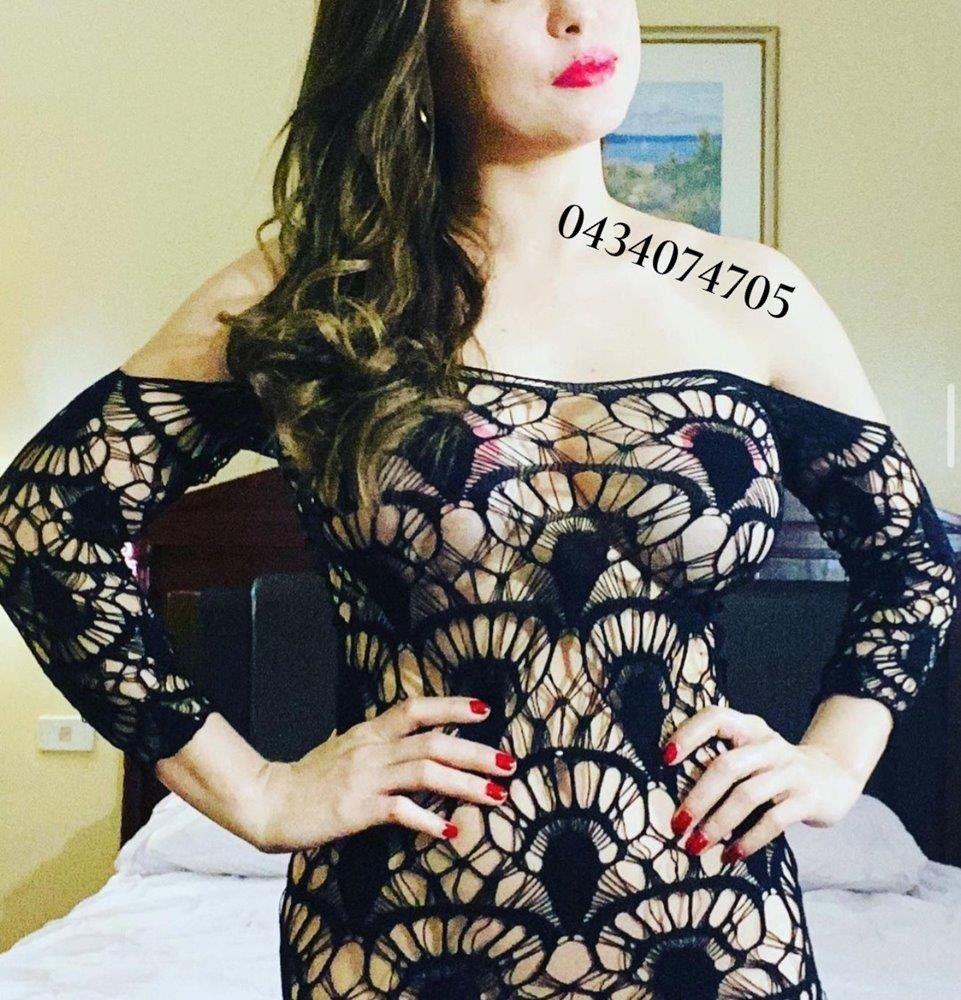 NEW VIETNAMESE ELEGANT HOT LADY -GFEPSE Natural sex Anal fuck experience available