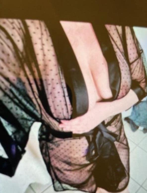 Hot Aussie blonde horny for you!