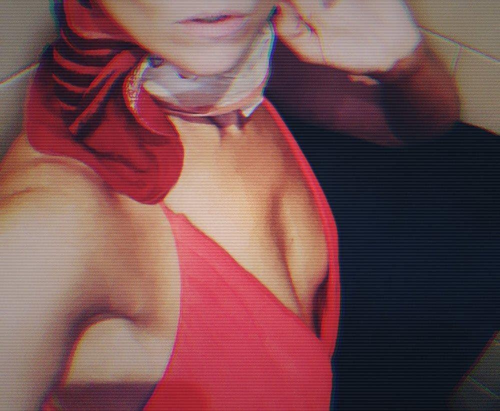 Petite blonde exhibitionist babe ready to party