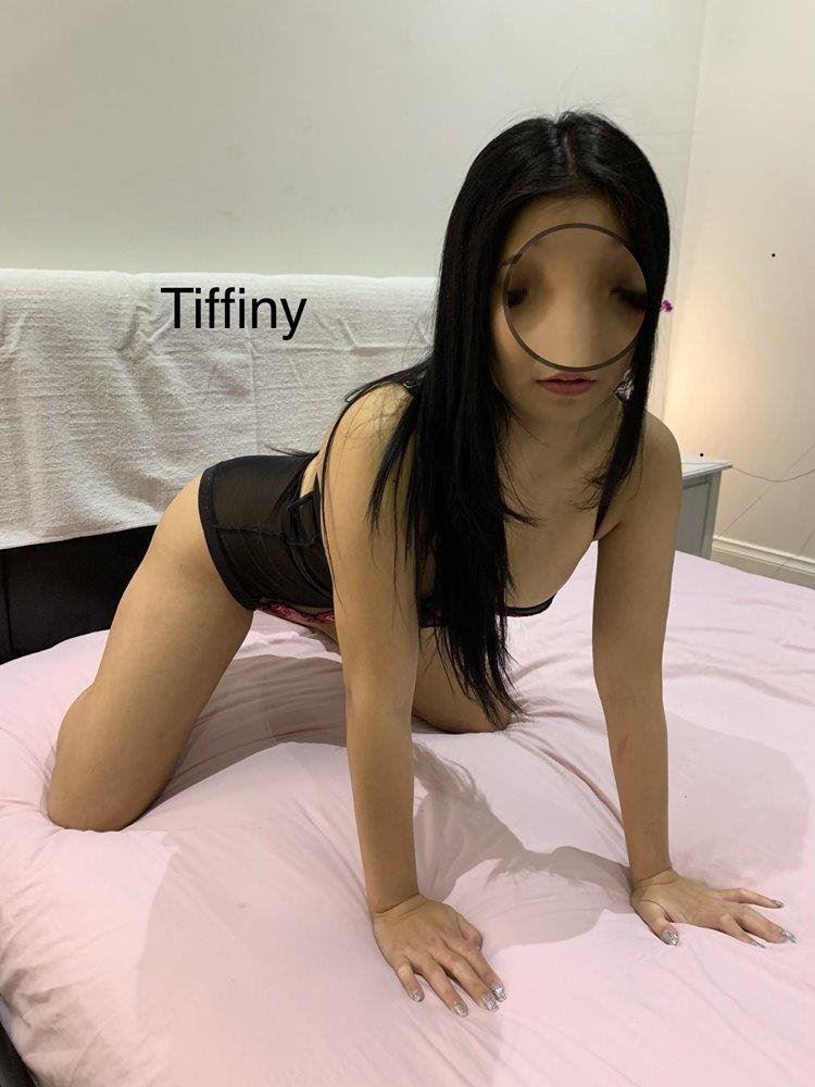 Tiffiny new girl !!!! Young +pretty +hot+juice