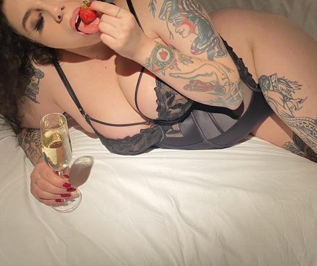 LEXI - CURVY ALTERNATIVE GF AVAILABLE NOW