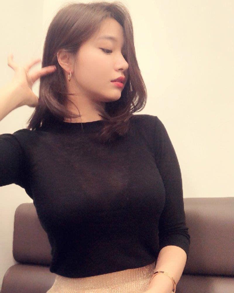 In/Out Sexy Young Girl👅Come And Have Great time