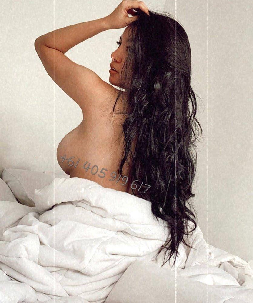 TAIWANESE YOUNG Independent lady _ Erotic Teasing Body Rub Full service