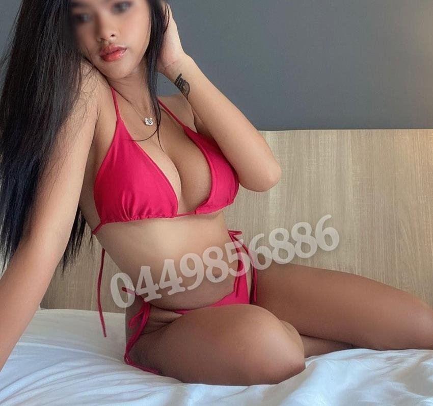 Sexy QUEEN offers good service 💞24 hours available!!! Come Enjoy your time with me !!😘