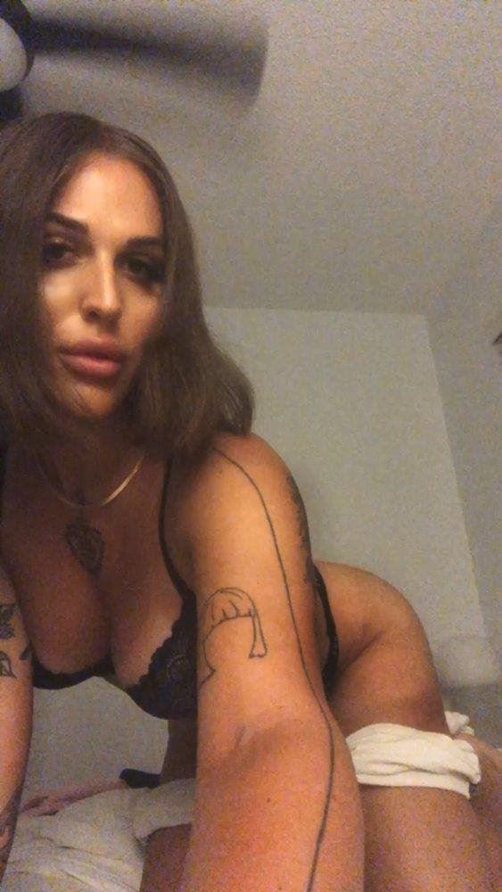 TS Yasmin *MON, TUE, WED ONLY* busty tight AUSSIE brunette trans loves kissing