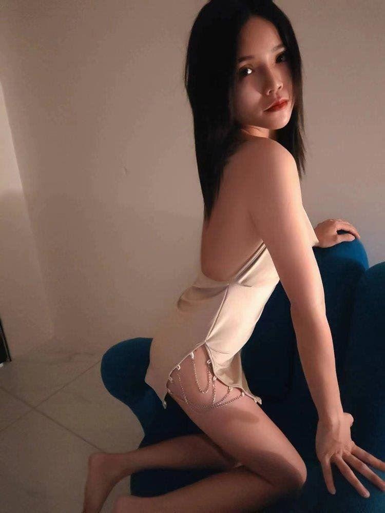 Queenie, Young Petite University Student Girl