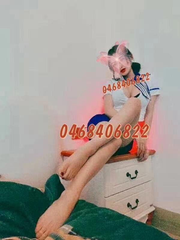 Sexy Slim Girl 100%real Pic – Young Pure Busty Dcup Hottie! UNI student / pic verified!