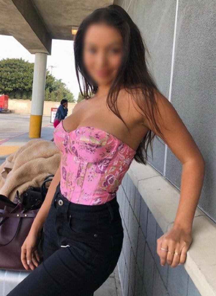 hot gril frist time doing escort service