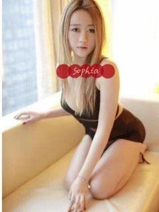 Uin girl Incall & Outcall Just arrived today Incall special price 400-120 minuets