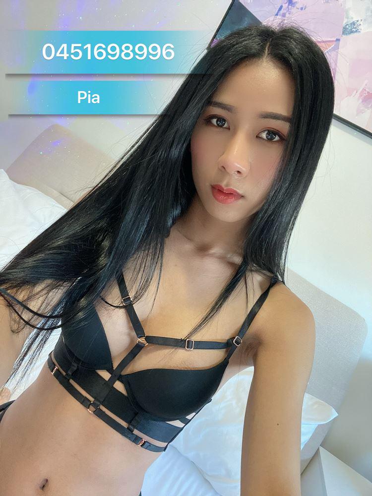 Hot Pia Young Asian Ladyboy