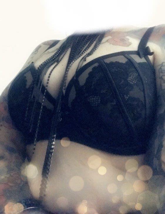 The Irish Aussie Goth Inked & nerdy MINX PHOENIX is BACK