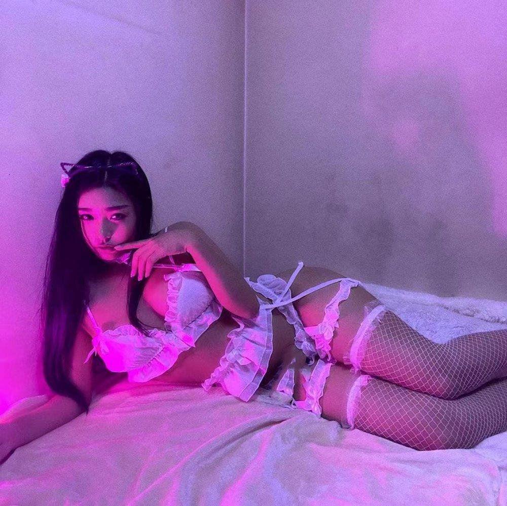 💋 Super cute Aussie with a dash of islander