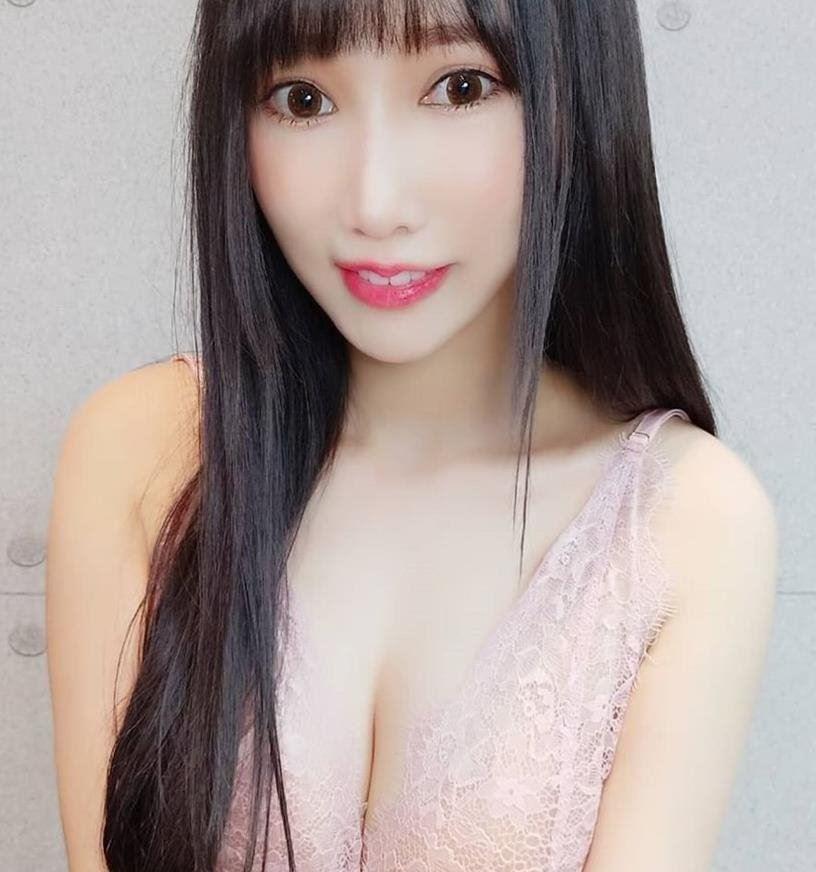 Japanese Part-time Student Hina & Himari