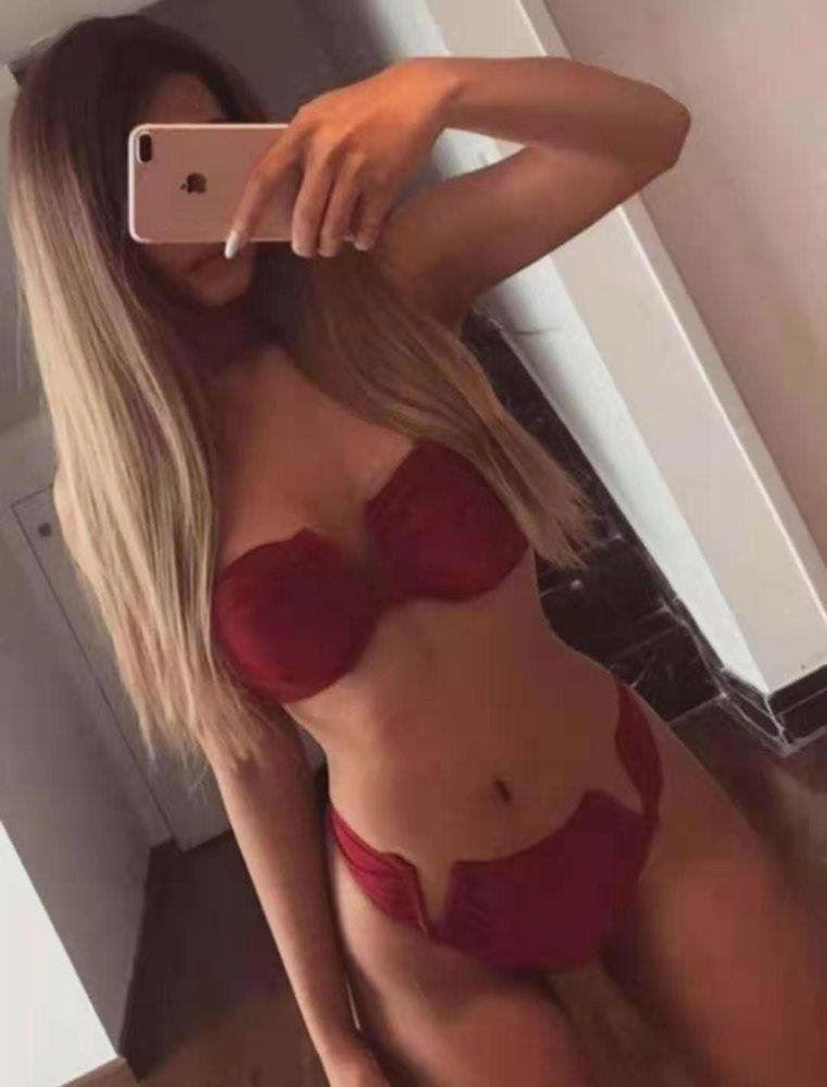 EURASIAN Hottie_PSE Partying and lots more xx