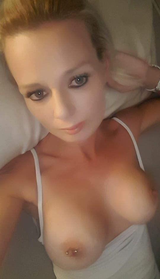 Horny Aussie Busty Milf