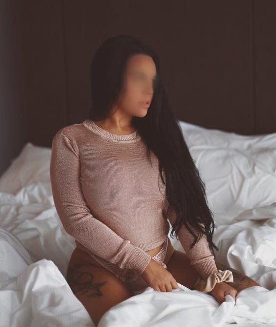 petite exotic bombshell