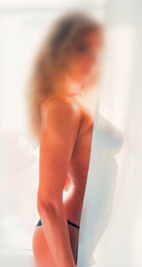 Girl next door w big smile Come to relax the whole day pressure!